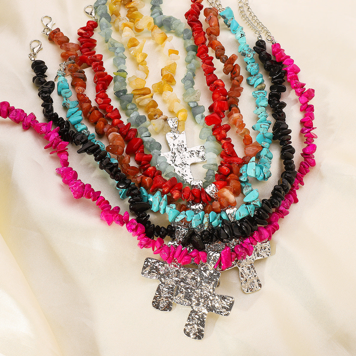 Collar con colgante de piedra irregular geométrica vintage con diseño de cruz en acabado chapado en aleación para mujer
