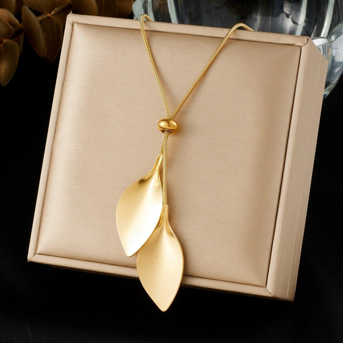 Chic Minimalist Leaf Plant Stainless Steel PVD Gold Plated Pendant Necklace with Adjustable Snake Chain for Women