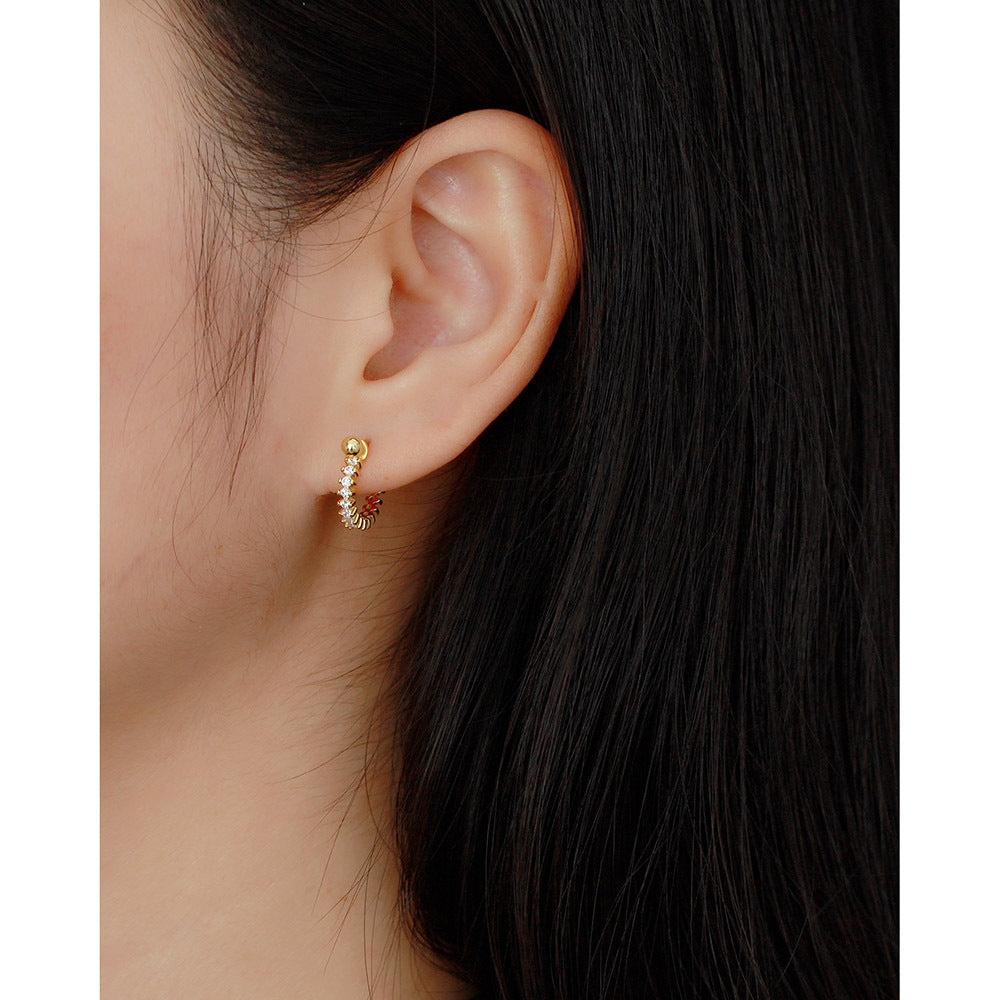 Orecchino a polsino geometrico "Sweet-Edgy" in argento sterling S925 con intarsio di zirconi scintillanti per piercing all'elice o alla conca