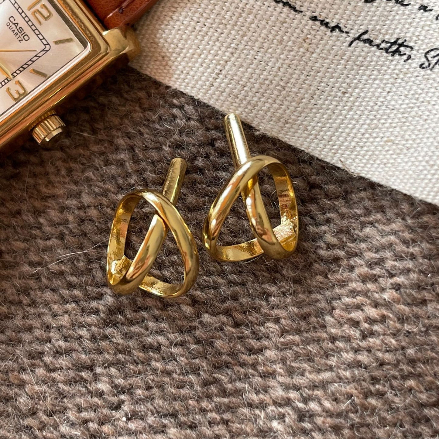 Minimalist Star-Shaped 925 Sterling Silver Stud Earrings with Hand-Knotted Detail and Asymmetrical Design