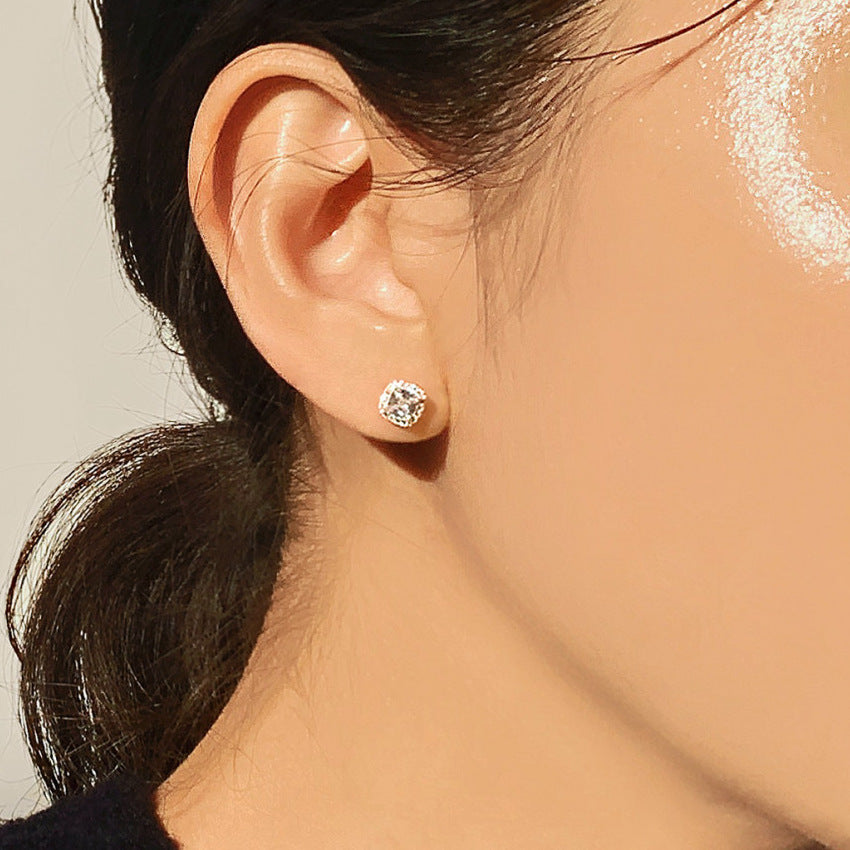 Pendientes Minimalistas de Zirconia Cuadrada Estilo Coreano en Plata de Ley 925 con Baño de Oro/Plata