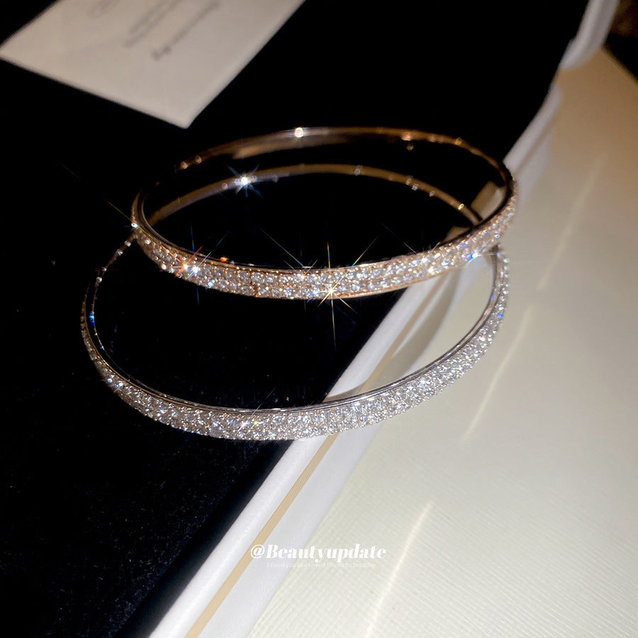 Elegante Pulsera de Cobre de Lujo con Incrustaciones de Pedrería Diseño Geométrico Redondo Brazalete Versátil de Moda para Mujer