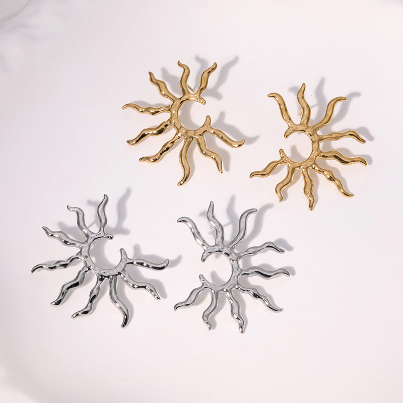 Orecchini da donna in acciaio inossidabile a girasole geometrico con finitura placcata, orecchini a cerchio dallo stile minimalista e naturale con forma irregolare e sensazione di lusso