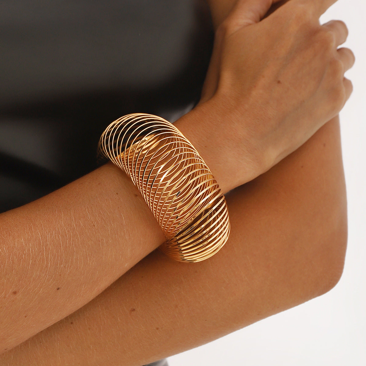 Pulsera geométrica redonda de moda para mujer con acabado de hierro galvanizado, brazalete elástico ligero de lujo
