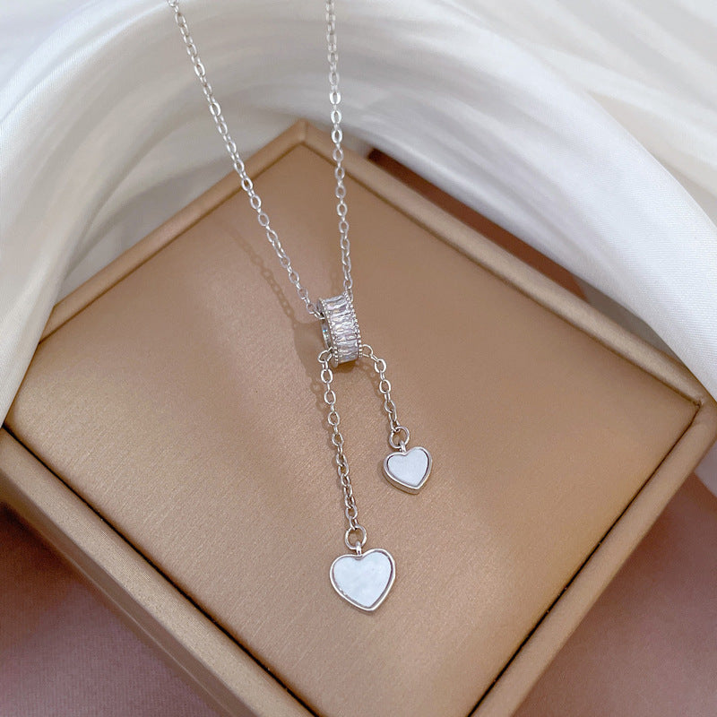 Exotic Style Stainless Steel Lip Chain Necklace with Titanium Steel Heart Shell Pendant and Rhinestone Inlay