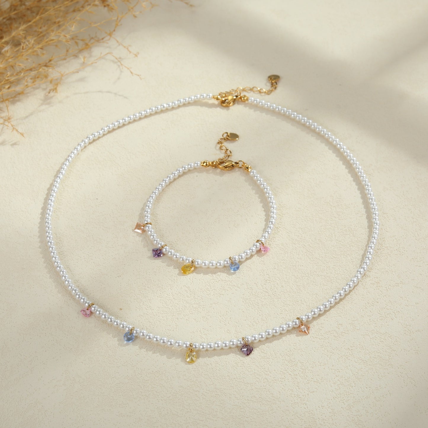 Fashionable Office-Style Geometric Pearl Pendant Necklace in Stainless Steel with Rhinestone Accents and Plated Finish for Women