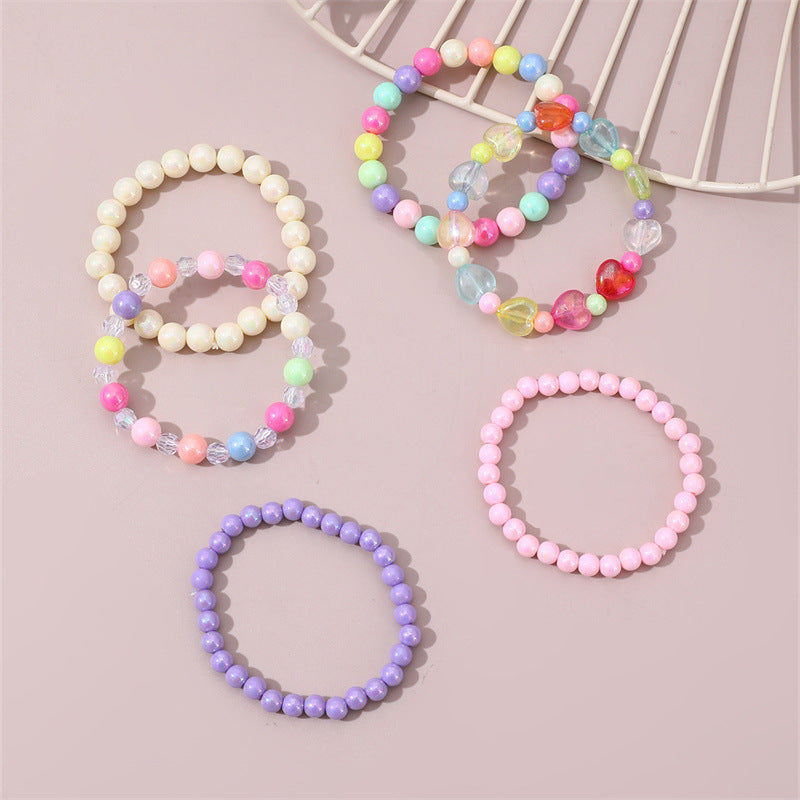 Set di Braccialetti Minimalisti Fatti a Mano a Forma di Cuore Colorati con Perline in Resina per Bambini