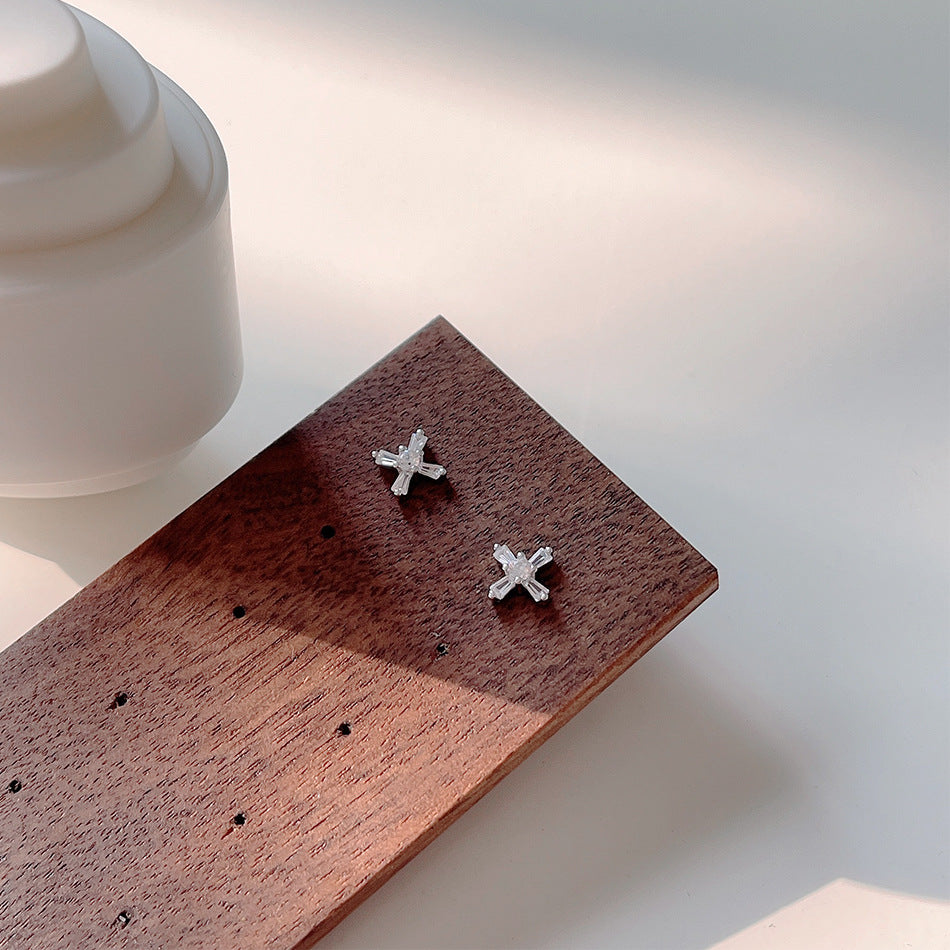 Minimalist Waterdrop-Shaped 925 Sterling Silver Stud Earrings with Pearl Inlay and Cross Motif