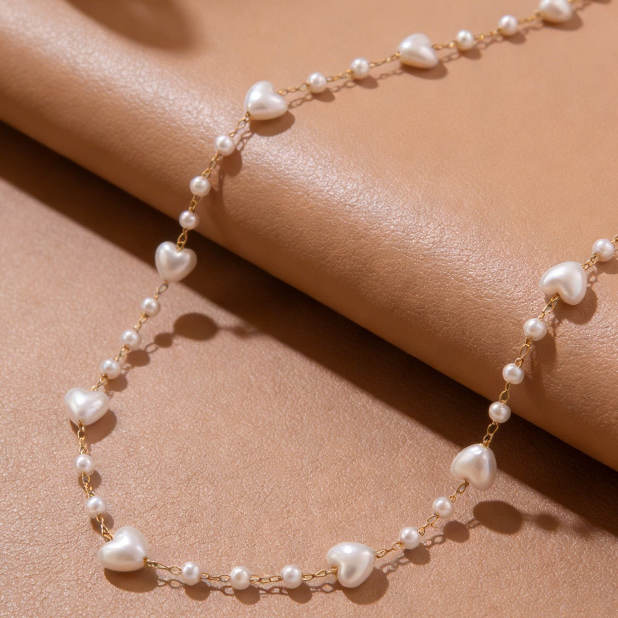 Vintage Luxury Heart Shaped Stainless Steel Pearl Necklace 18K Gold Plated