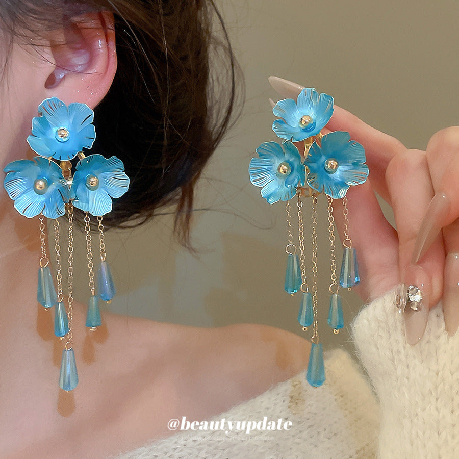 Eleganti orecchini floreali con strass, perno in acciaio placcato, gioielli leggeri e di lusso da donna