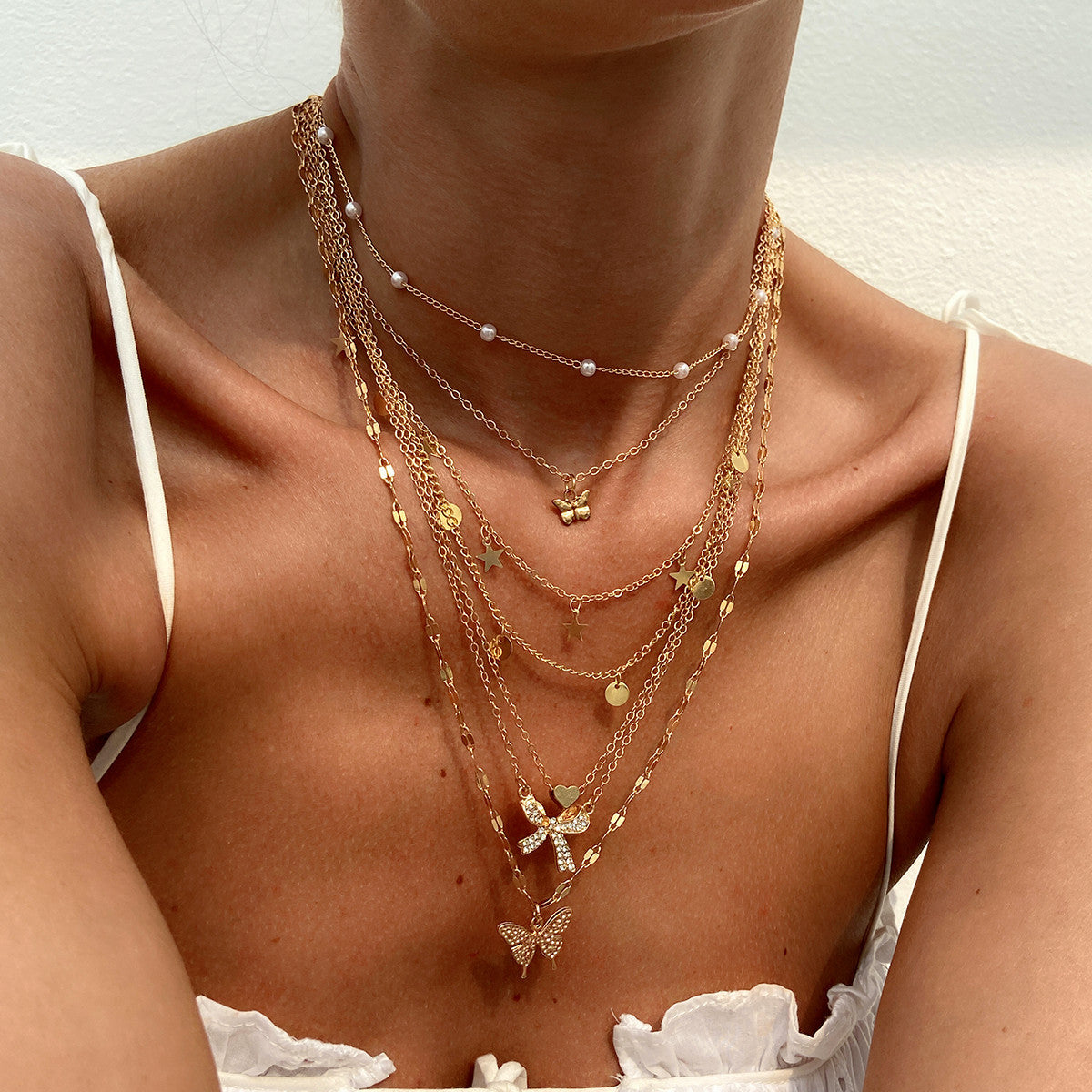 Minimalist Alloy Butterfly Pendant Necklace with Rhinestone and Pearl Inlay for Women