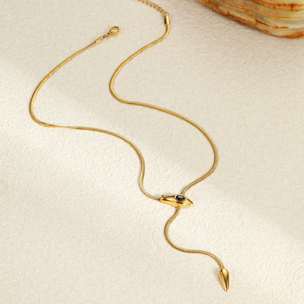 Collana da donna alla moda in acciaio inossidabile a forma di serpente con intarsio in zircone, catena clavicola retrò minimalista