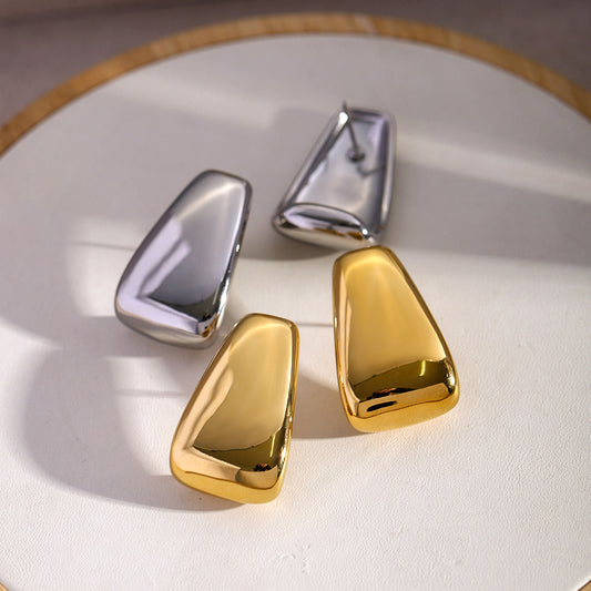 Pendientes de tuerca de acero inoxidable geométricos minimalistas con acabado pulido y forma trapezoidal