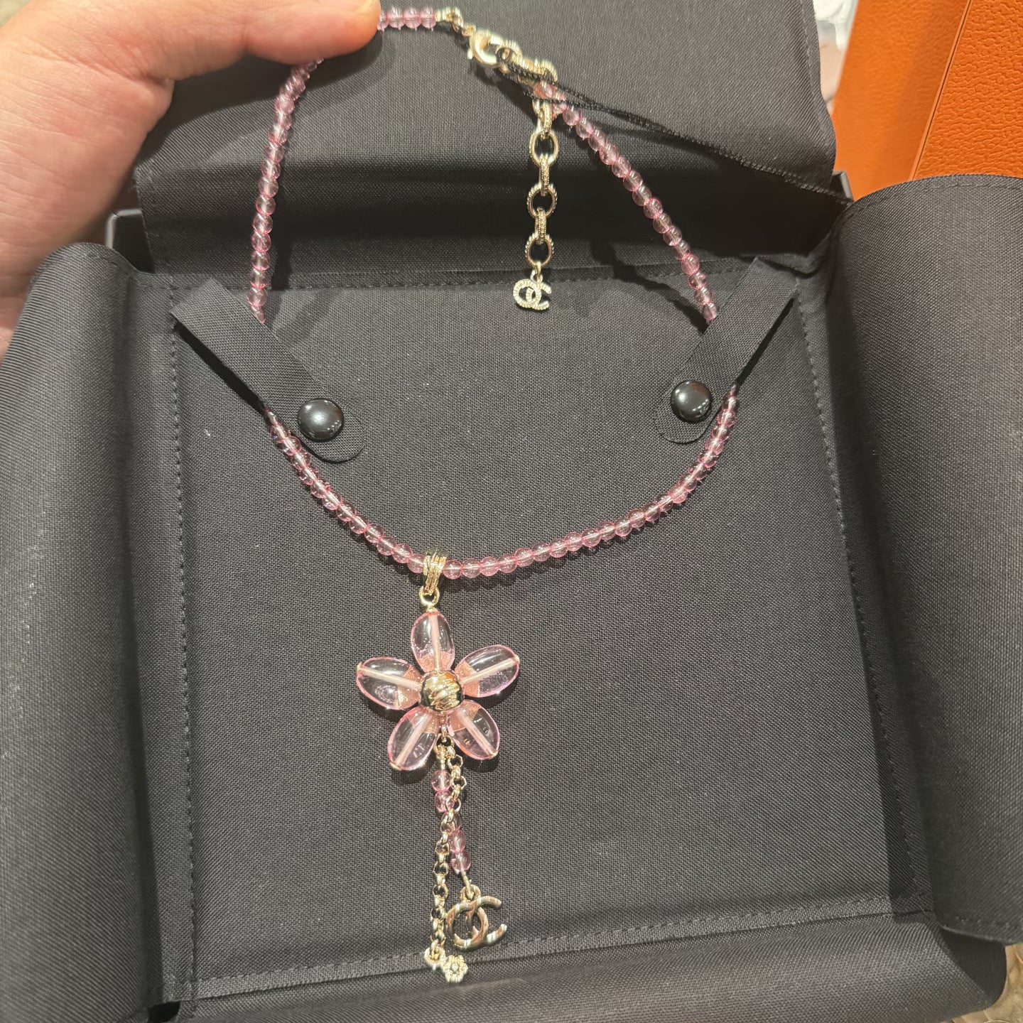 Sweet Elegant Gold Plated Brass Floral Acrylic Pendant Necklace for Women
