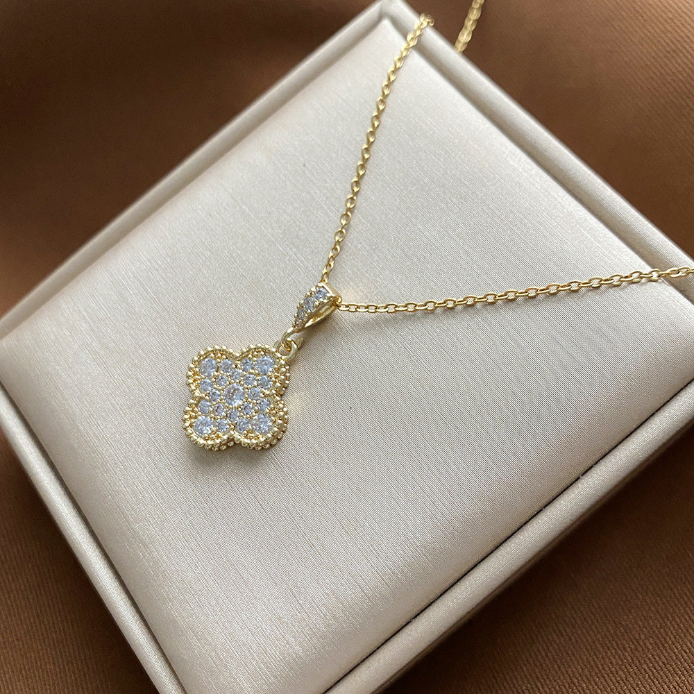 Collana con Ciondolo Floreale Minimalista per Donne e Uomini in Acciaio al Titanio con Catena a Serpente, Finitura Galvanizzata e Design Irregolare