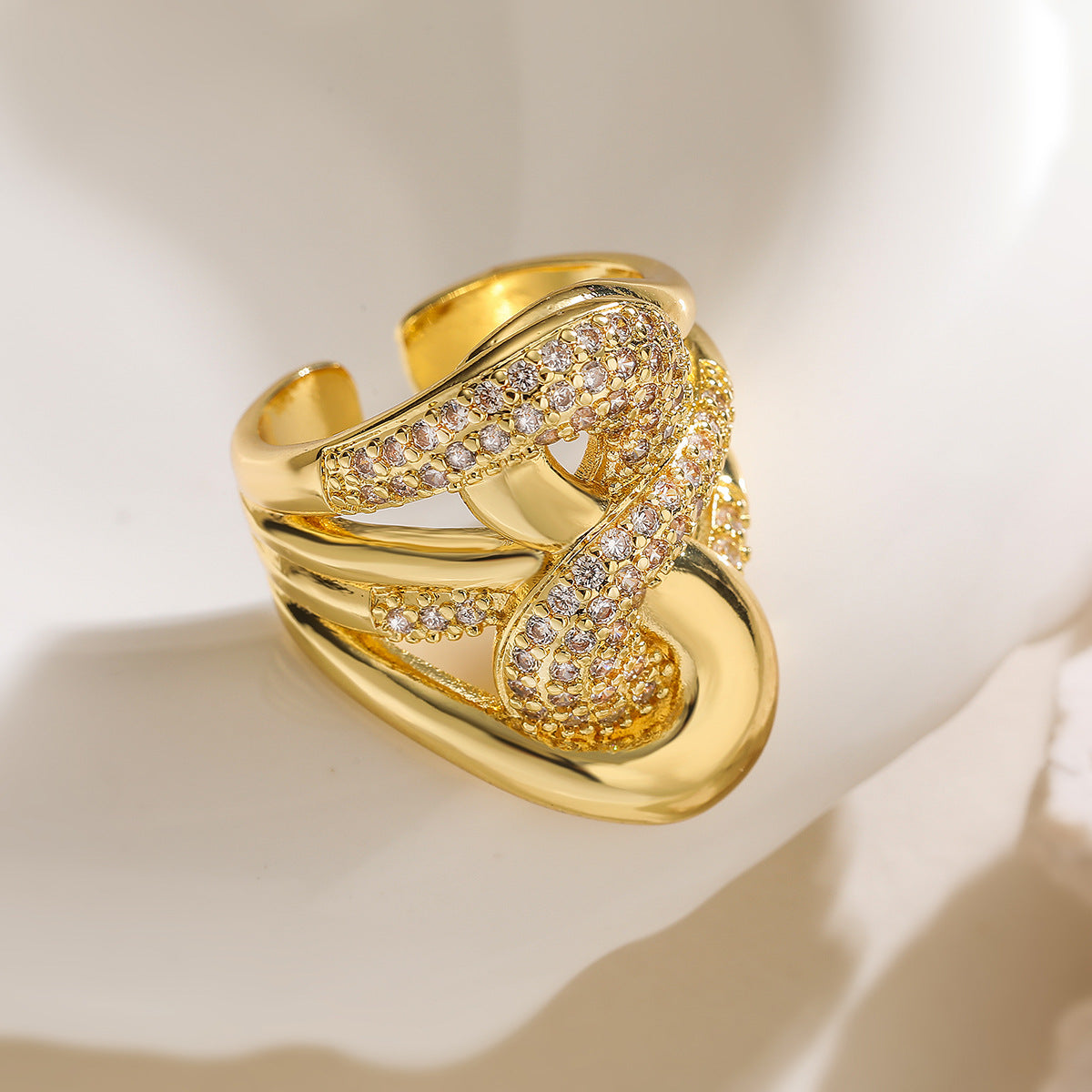 Anello Aperto Geometrico Minimalista da Donna in Ottone con Placcatura in Oro 18K e Intarsio di Zirconi