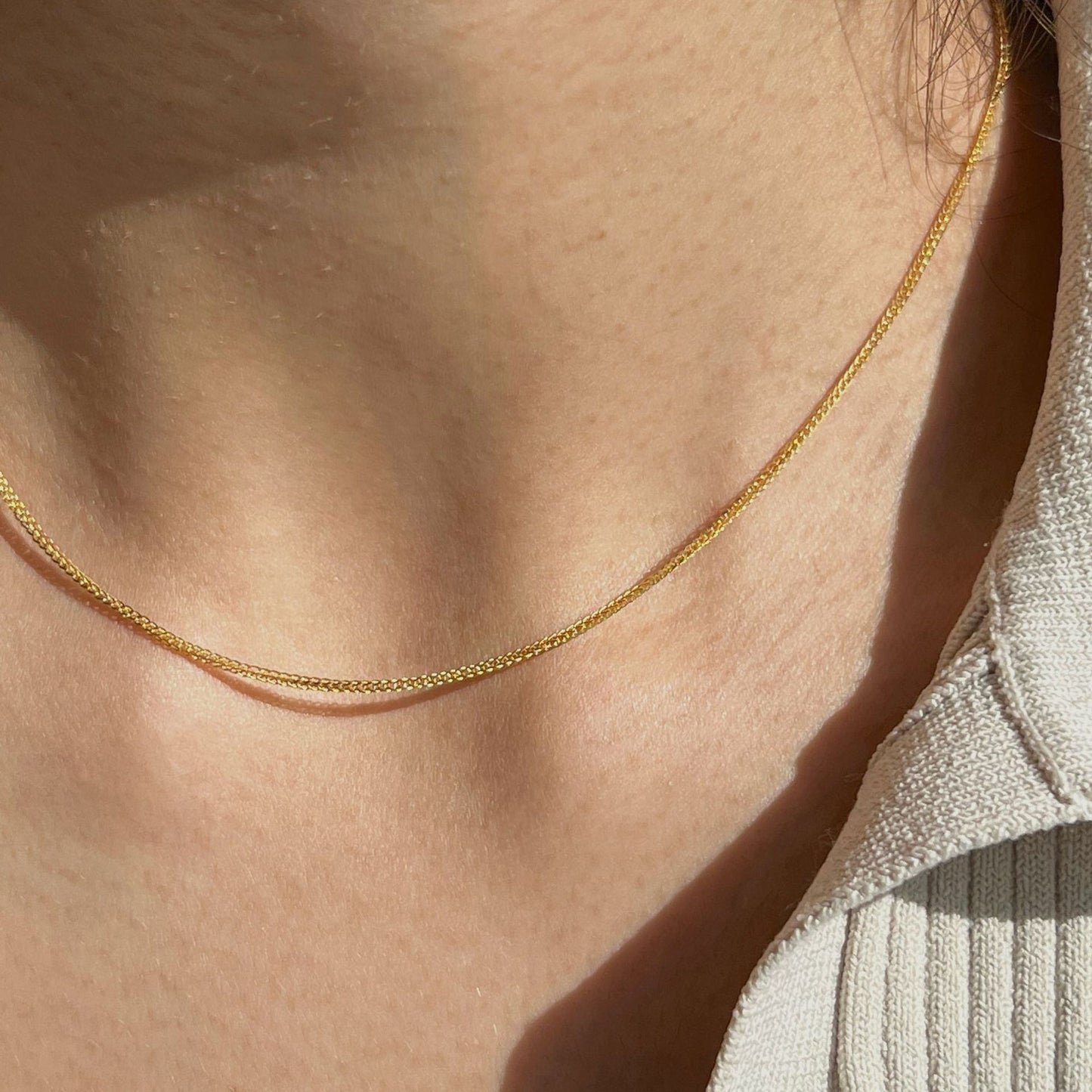 Collar con colgante geométrico minimalista de acero inoxidable para mujer con cadena tipo serpiente con baño y efecto multicapa