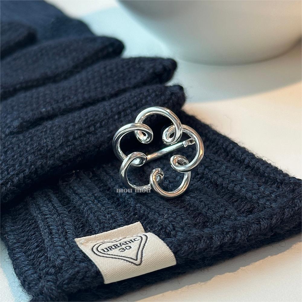 Anillo Minimalista Chapado en Plata de Ley 925 con Diseño Floral Dulce para Mujer