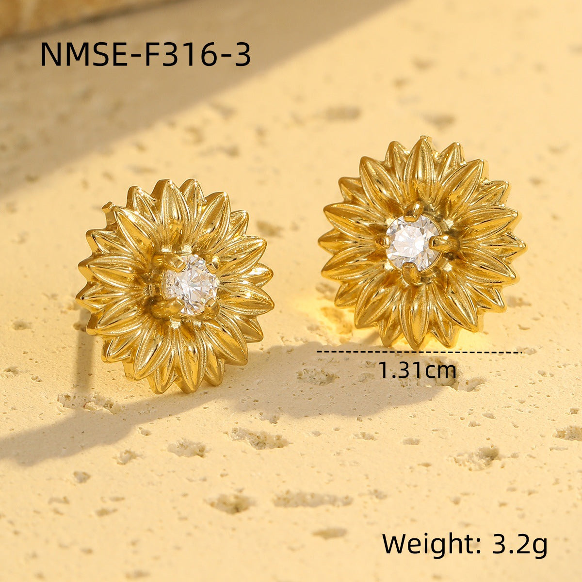 Pendientes de acero inoxidable con forma floral, baño de oro de 18 quilates y detalles de perlas para mujer