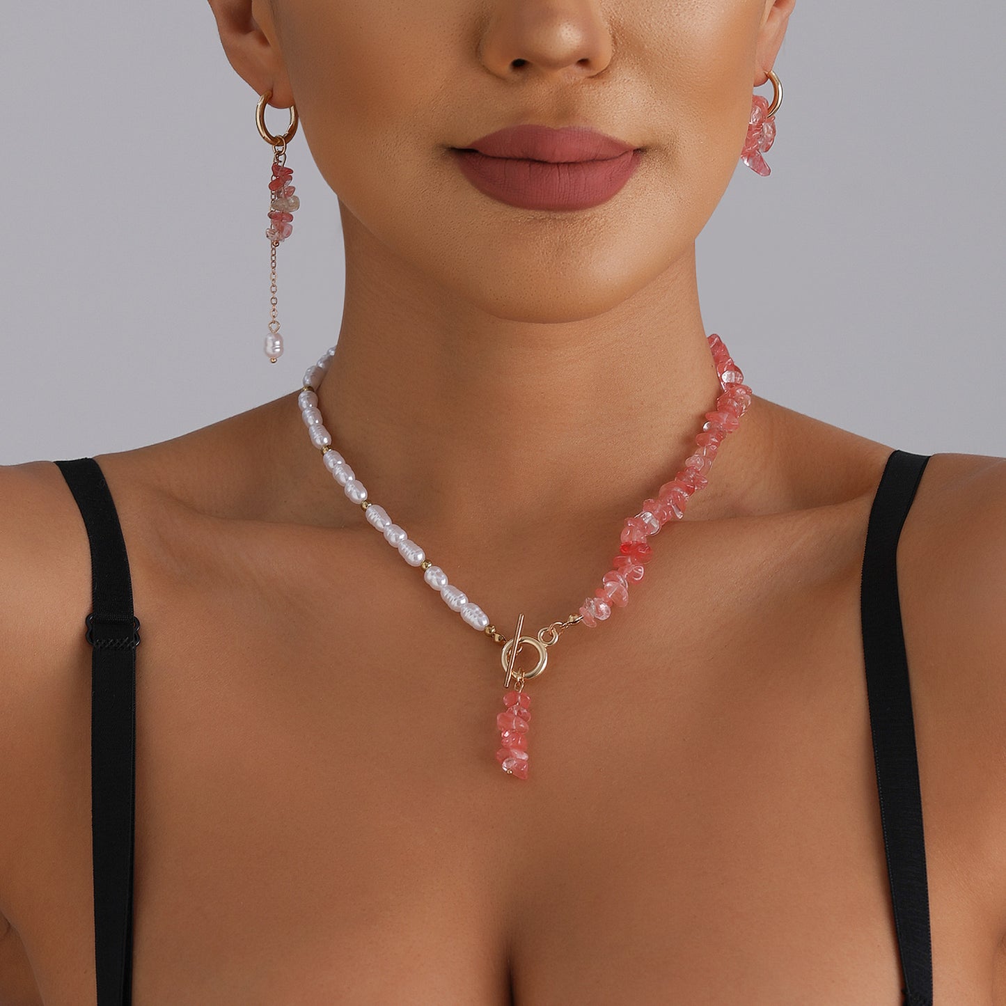 Minimalist Geometric Pink Quartz Pendant Necklace for Women with Alloy Chain and Electroplated Finish