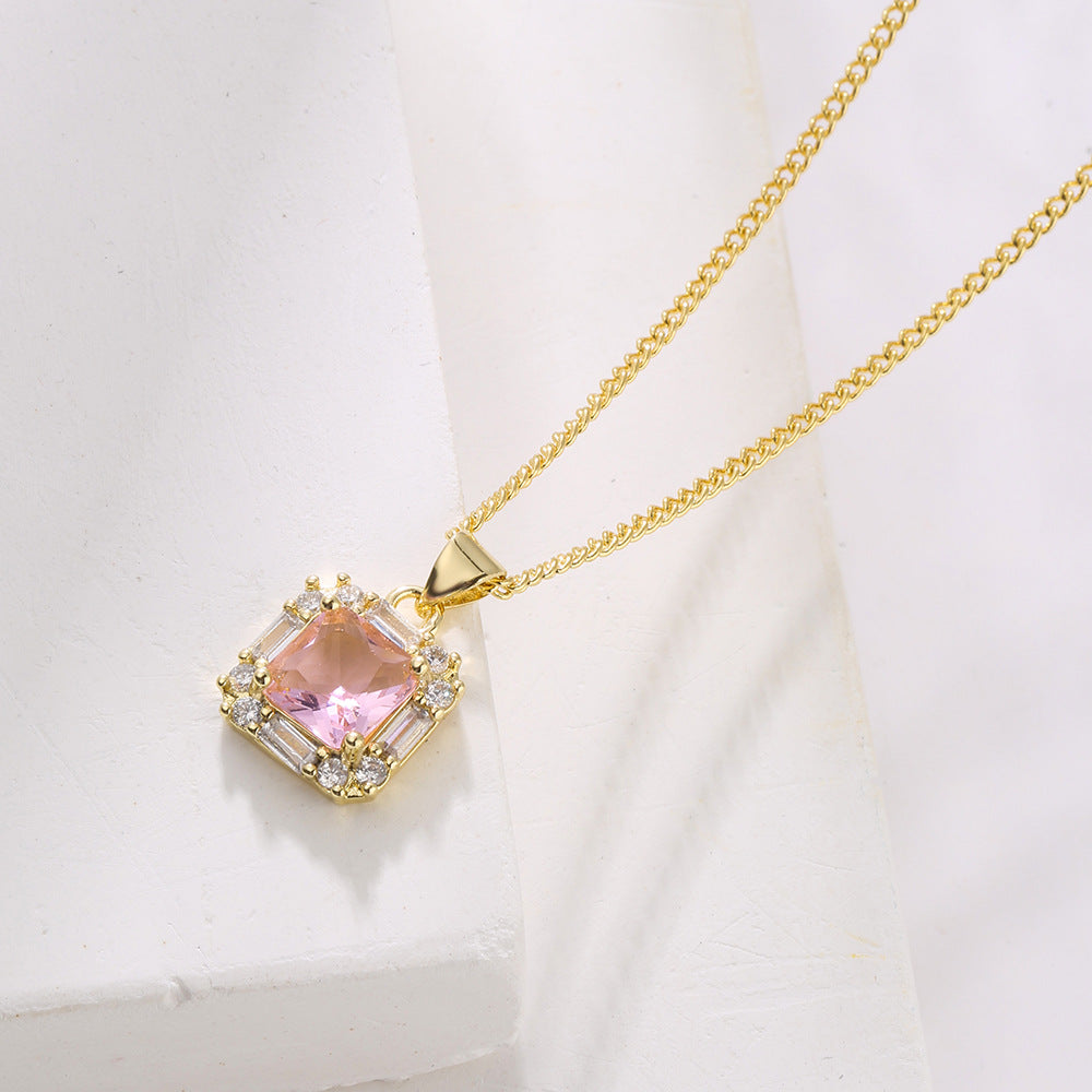 Collana con ciondolo quadrato geometrico vintage da donna in rame placcato oro 18 carati e zirconi incastonati