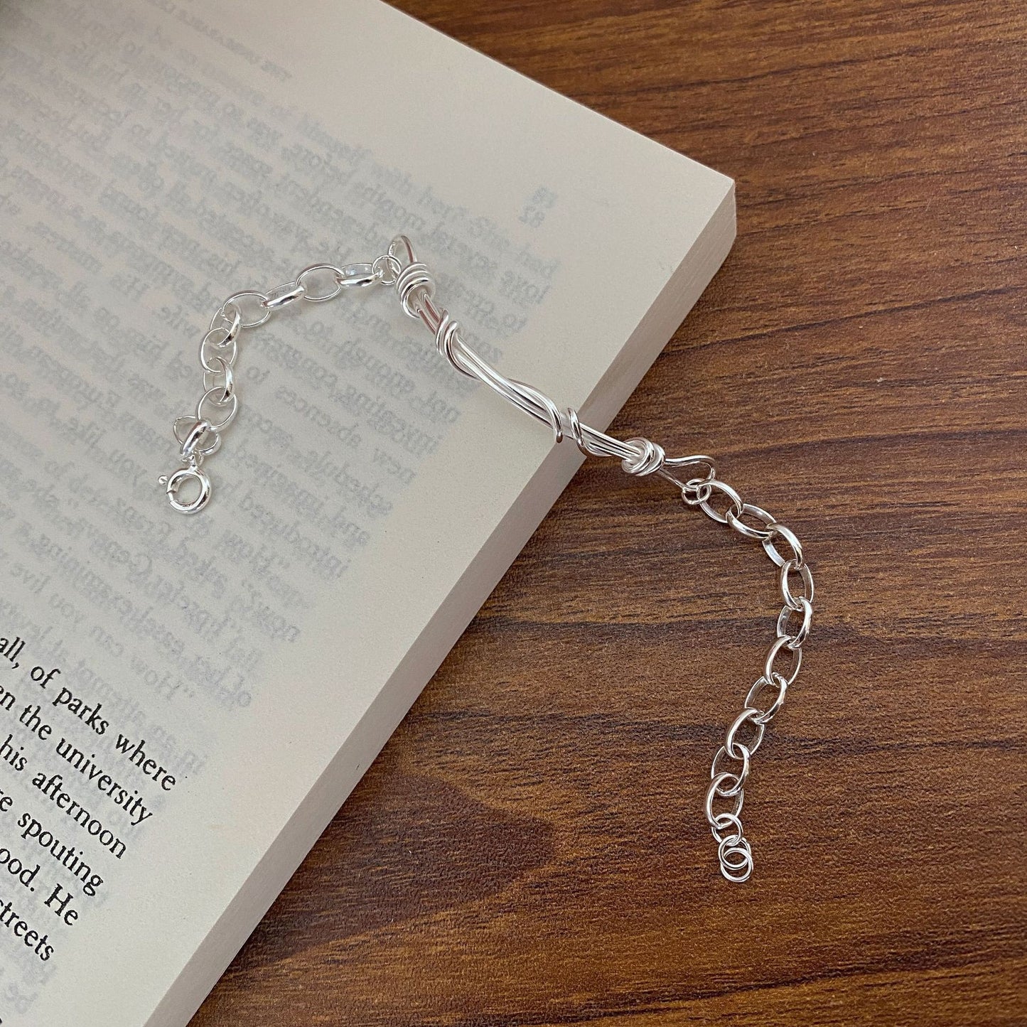 Bracciale in Filo Attorcigliato Intrecciato a Mano Geometrico Minimalista in Argento Sterling 925