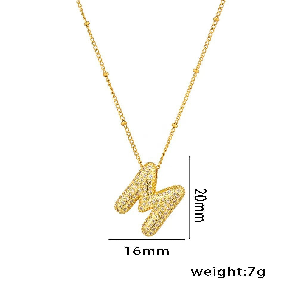 Collana da Donna con Ciondolo a Lettera, Design Geometrico Minimalista, in Ottone Placcato Oro con Zirconi Micro-Pavé