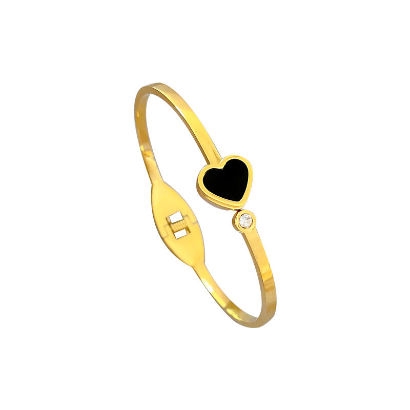 Pulsera Minimalista Retro de Corazón de Acero Titanio con Acabado Chapado para Mujer