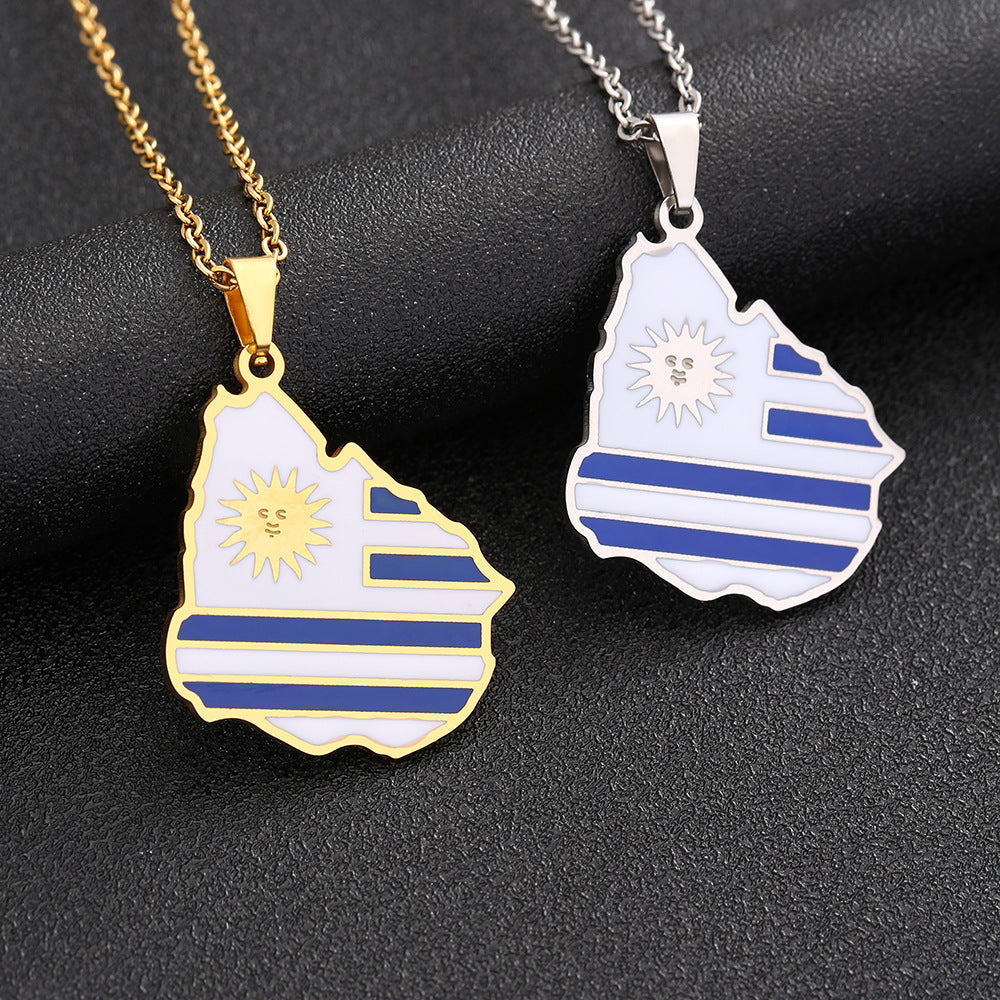 Collana con Pendente Mappa Etnica Geometrica Uruguay in Acciaio Inossidabile con Ciondolo in Acciaio al Titanio e Finitura Galvanizzata su Catena a O