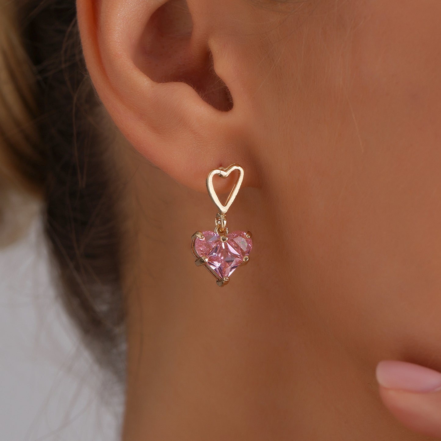 Vintage Style Heart-Shaped Zirconia Stud Earrings in Zinc Alloy with Electroplated Finish for Women