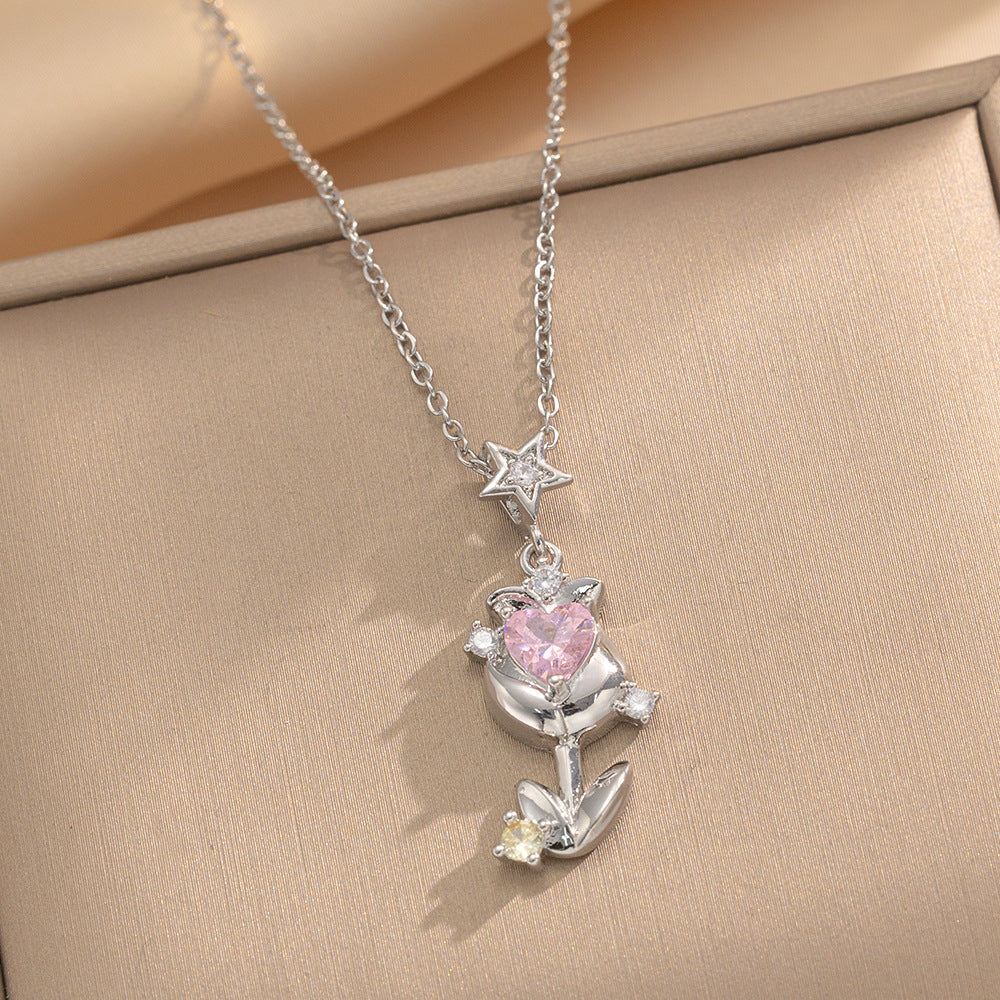 Minimalist Geometric Four-Leaf Clover Pendant Necklace for Women in Titanium Steel with Electroplated Finish