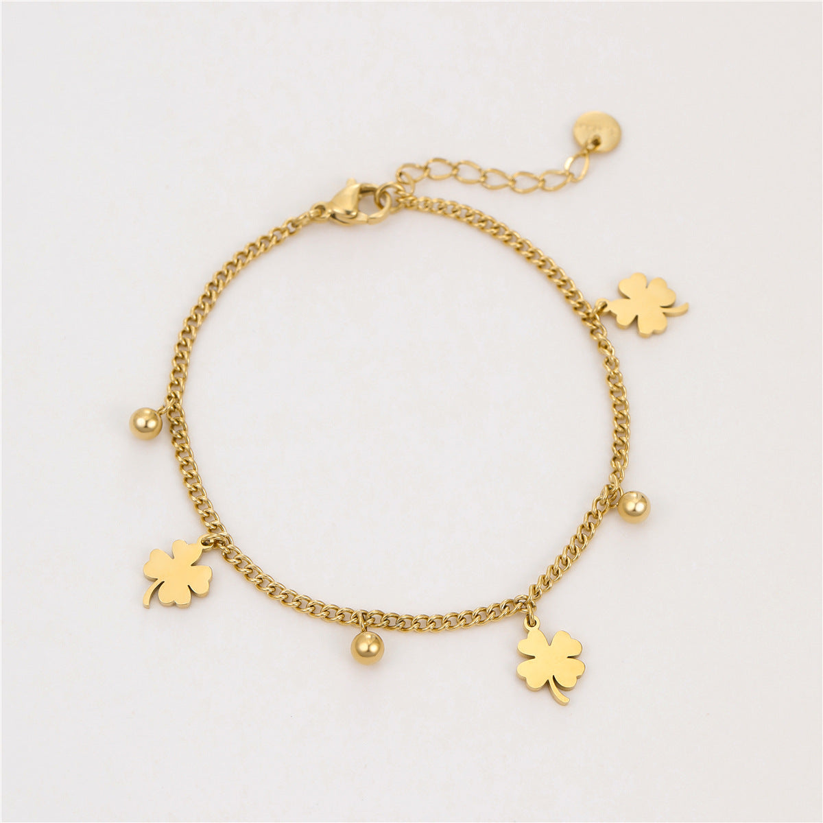 Fashionable OL Style Clover-Shaped Titanium Steel Bracelet with Plating Finish for Women