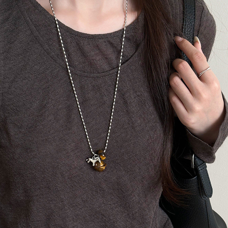 Collana con ciondolo a campana con Occhio di Tigre geometrico stile Old Money da donna, catena minimalista per maglione