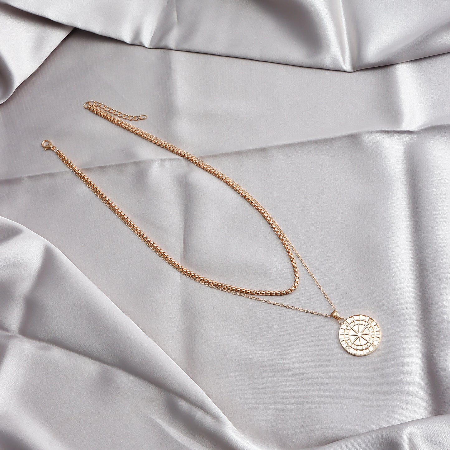Punk Hip Hop Style Geometric Compass Pendant Clavicle Necklace for Women with Alloy Construction and Plated Finish
