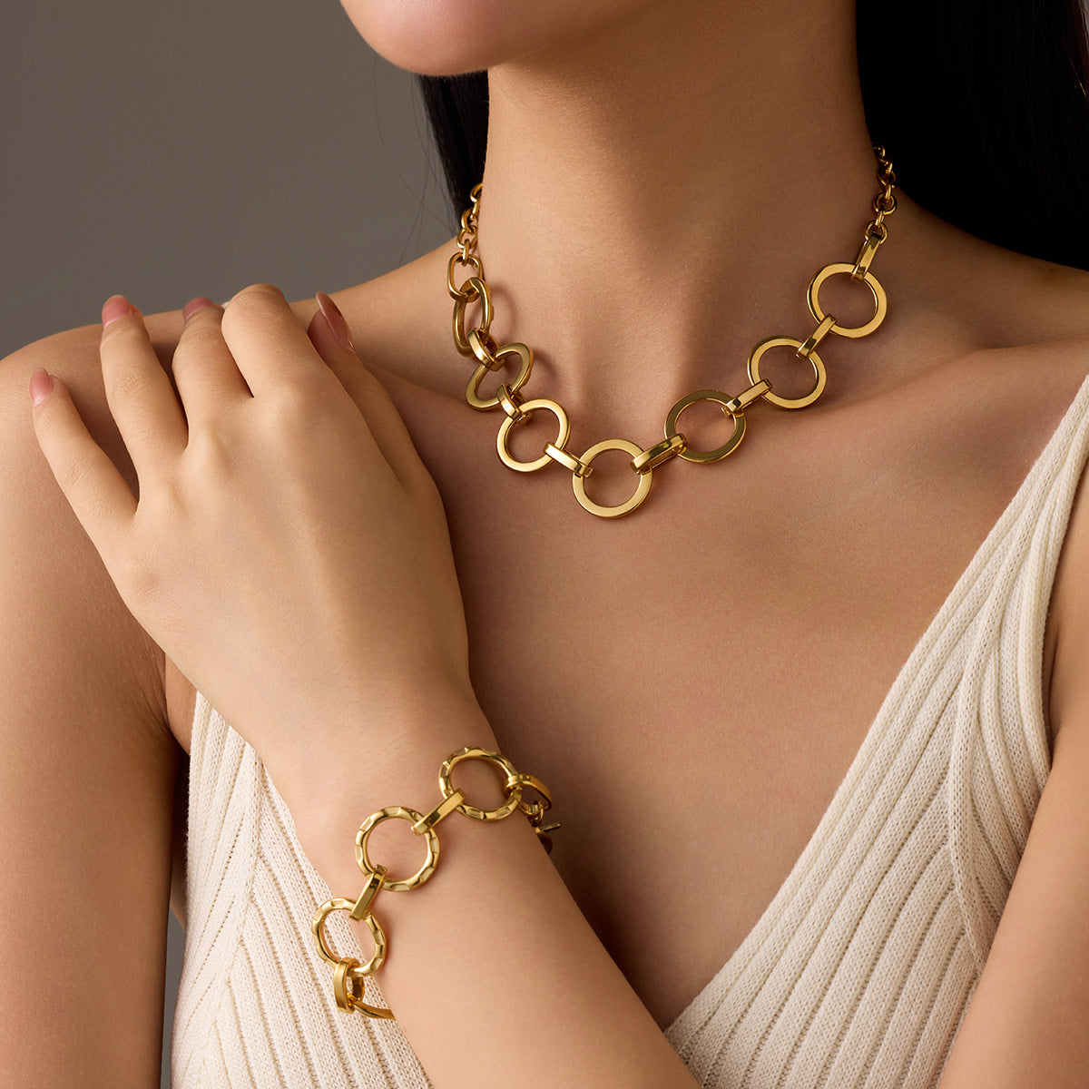 Conjunto de Joyería de Oficina de Moda para Mujer: Collar Redondo Minimalista de Acero de Titanio con Acabado Chapado