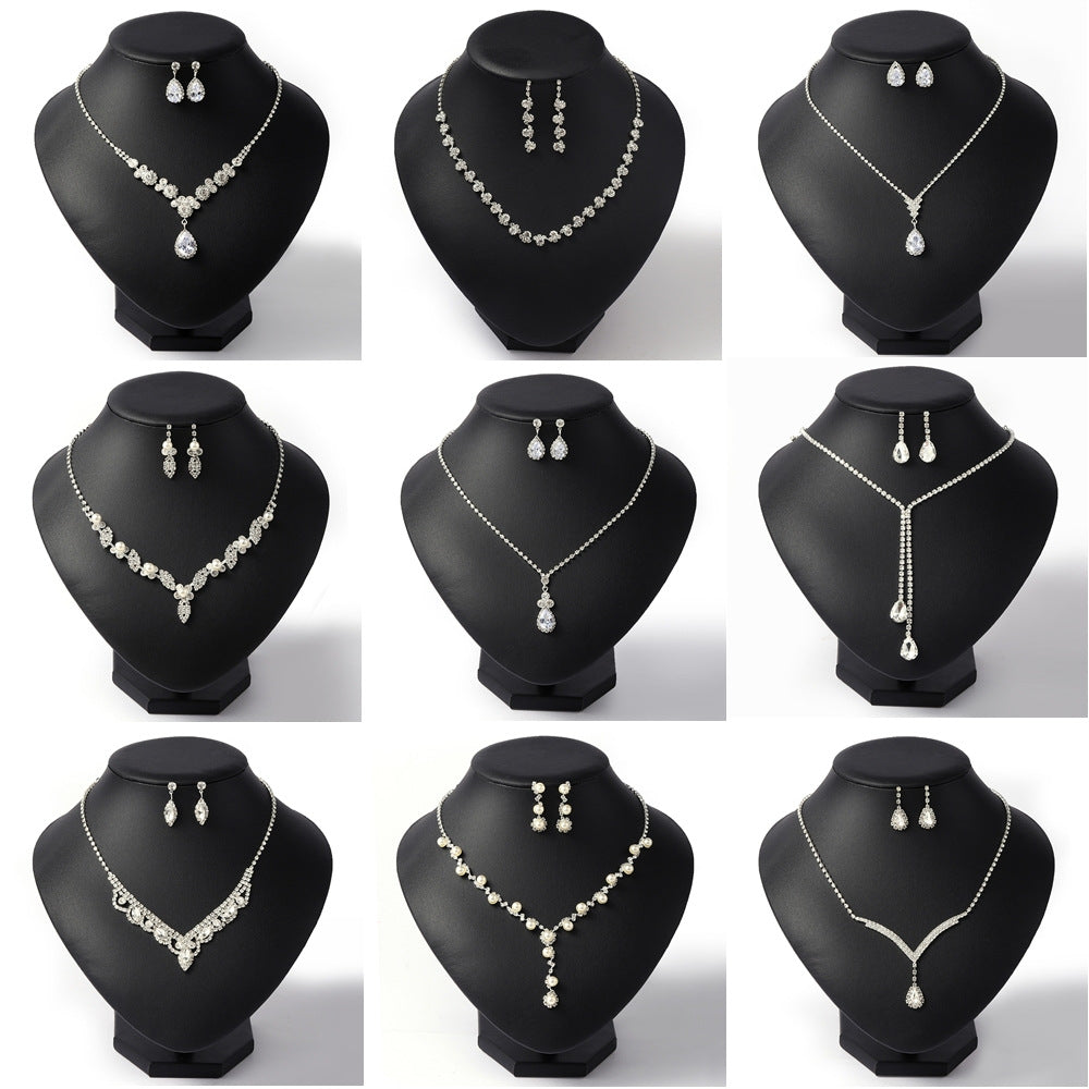 Fashionable Water-Drop Pendant Necklace and Earrings Set for Women with Rhinestone Inlay in Alloy, Wavy Chain Style