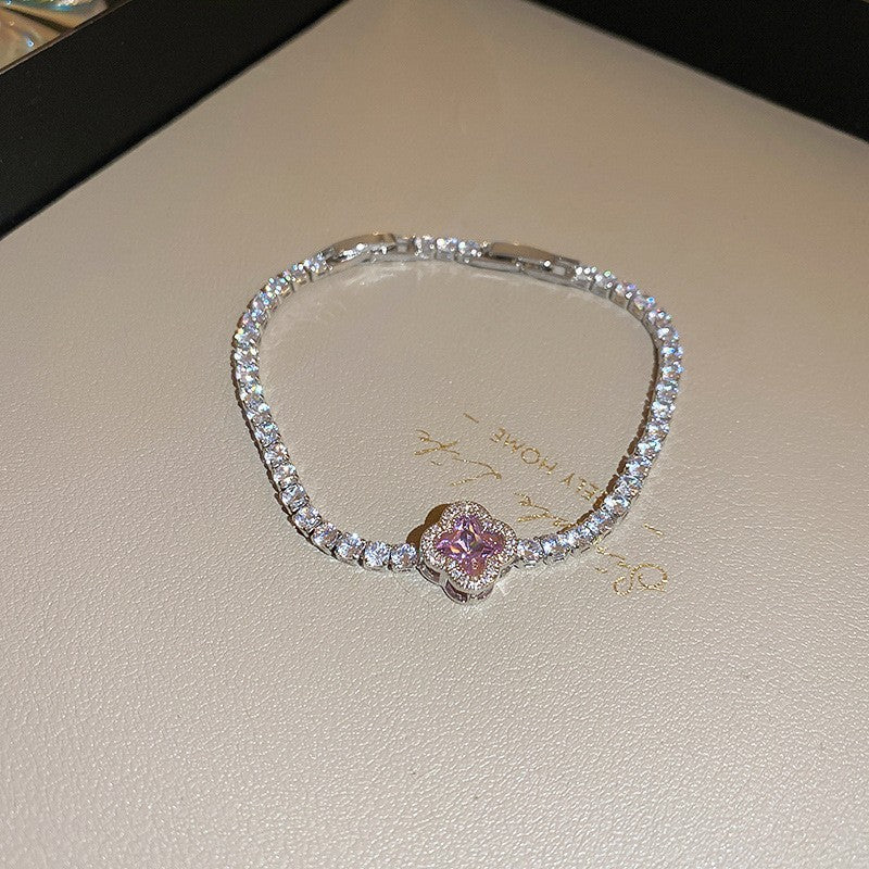 Elegant Heart-Shaped Gold-Plated Zirconia Bracelet for Women with Delicate Luxury Aesthetic