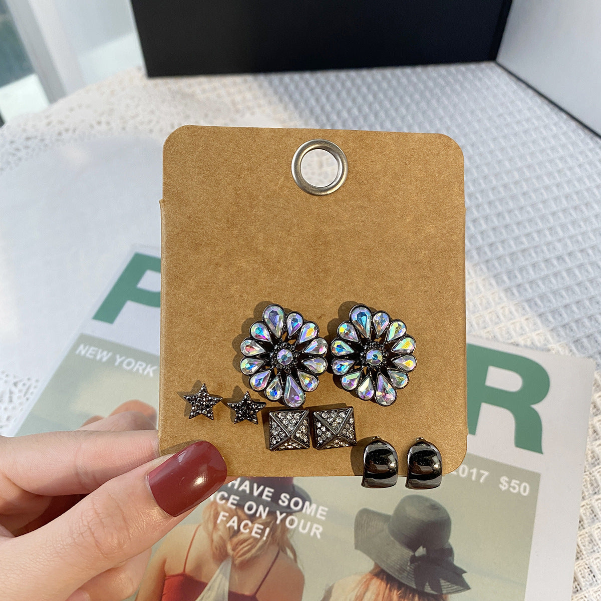 Minimalist Sweet Gun Black Plated Alloy C-Shape Round Geometric Rhinestone Stud Earrings Set with Stainless Steel Posts