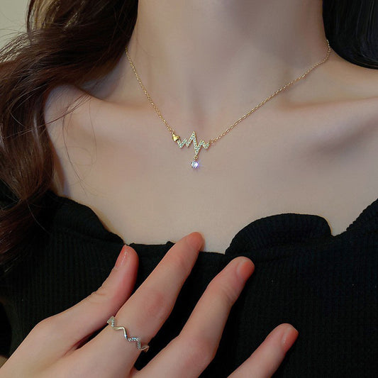 Collar romántico con colgante de corazón ECG de acero titanio para mujer, cadena delicada para la clavícula y estética minimalista fresca