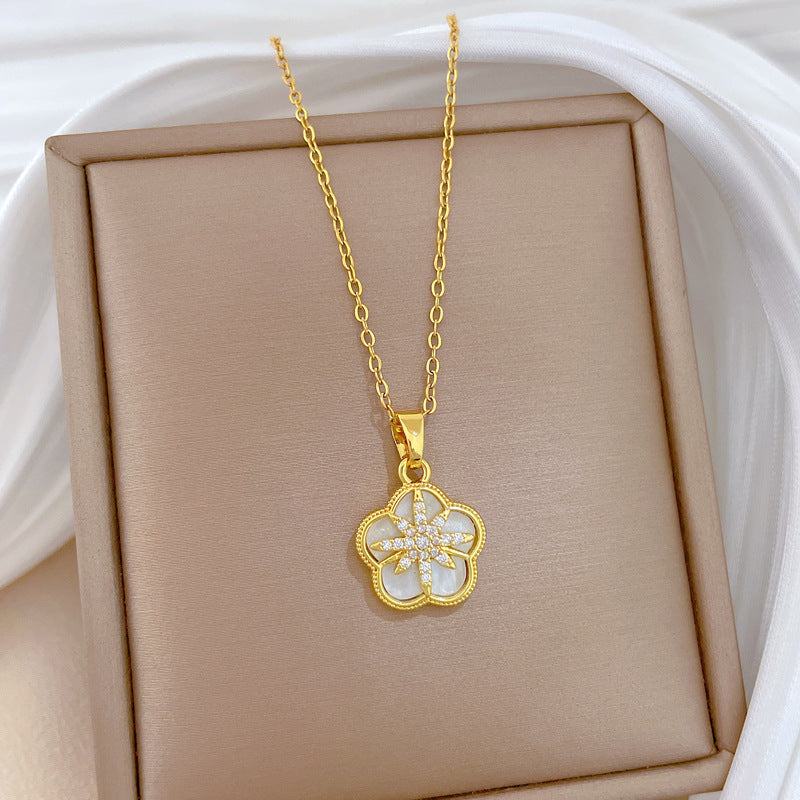 Minimalist Sweet Five-Leaf Star Geometric Rhinestone Pendant Titanium Steel Necklace for Unisex