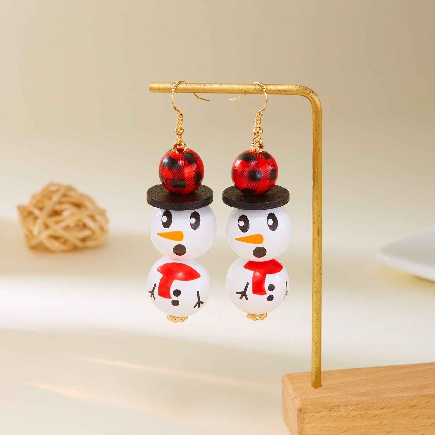 Orecchini a perno natalizi alla moda con pupazzo di neve e Babbo Natale per donna con design geometrico, base in ferro, finitura galvanica, perni in resina