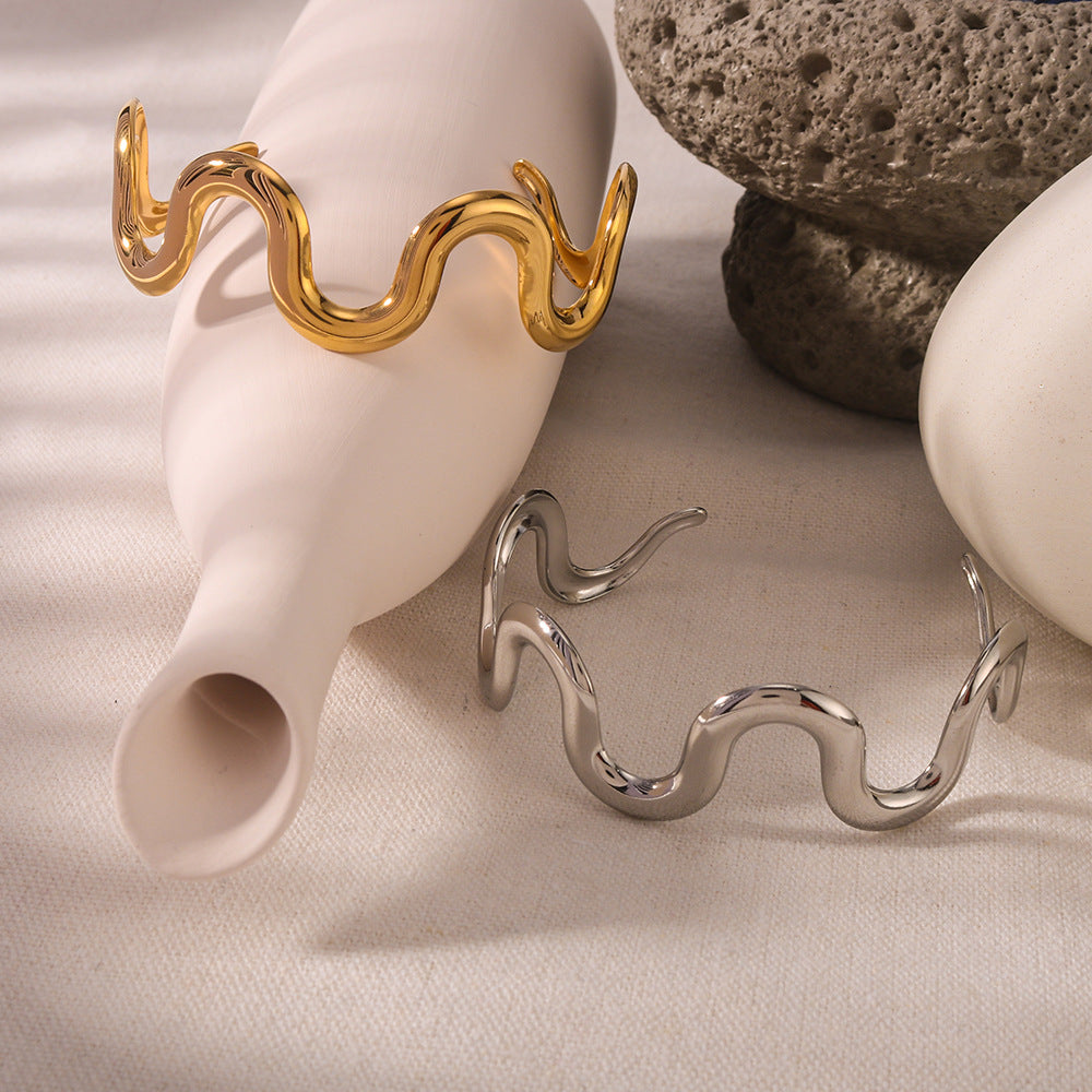 Bracciale da donna in acciaio inossidabile a onda geometrica con placcatura in oro 18 carati