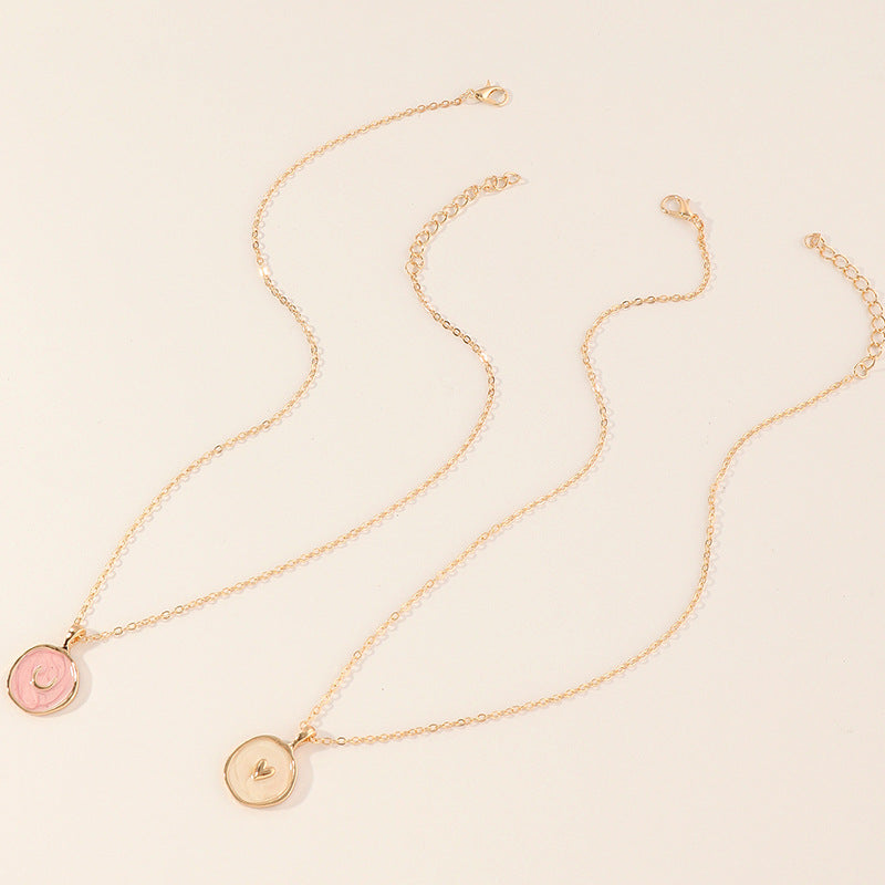 Collar minimalista con colgante de aleación con forma de corazón y luna con acabado esmaltado para niños y niñas, estilo cadena de serpiente