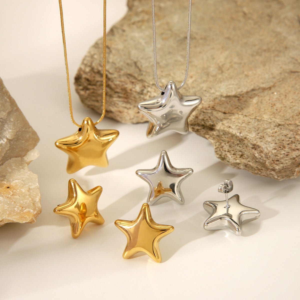 Collana Minimalista da Donna con Ciondolo a Stella in Acciaio Inossidabile Placcato Oro 18K