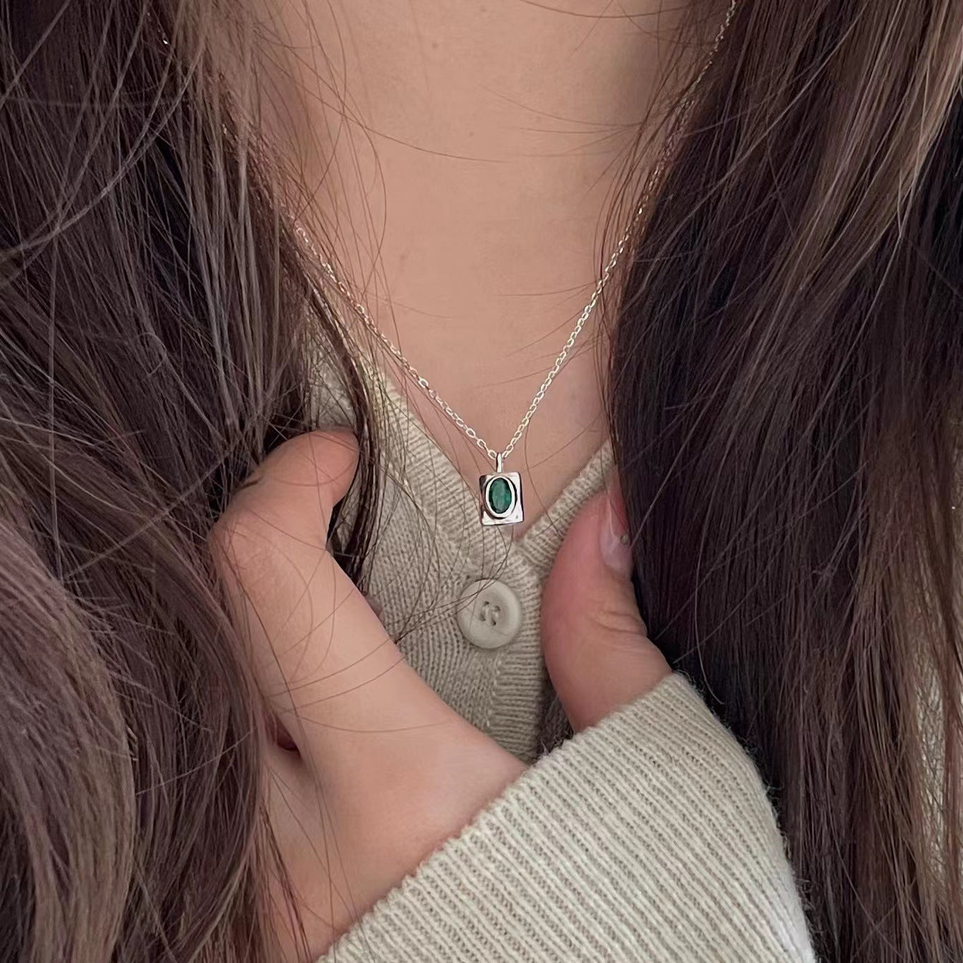 Minimalist Oval Green Rhinestone Pendant Necklace in 925 Sterling Silver for Women