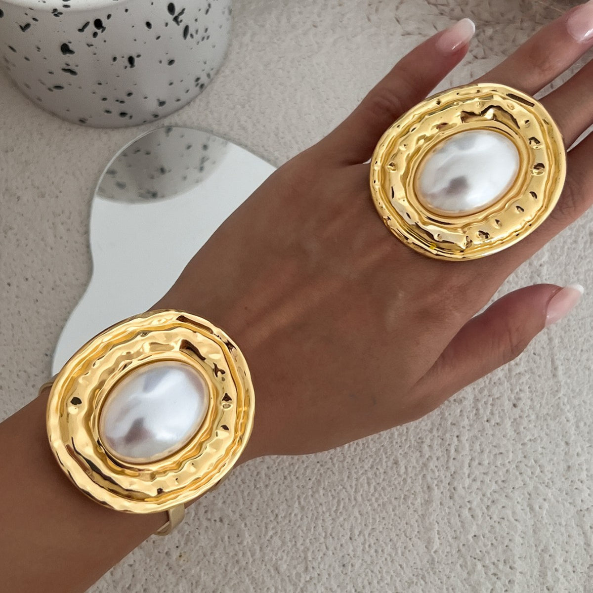 Luxury Elegant Oval Plated Alloy Bracelet Set with Pearl Inlay