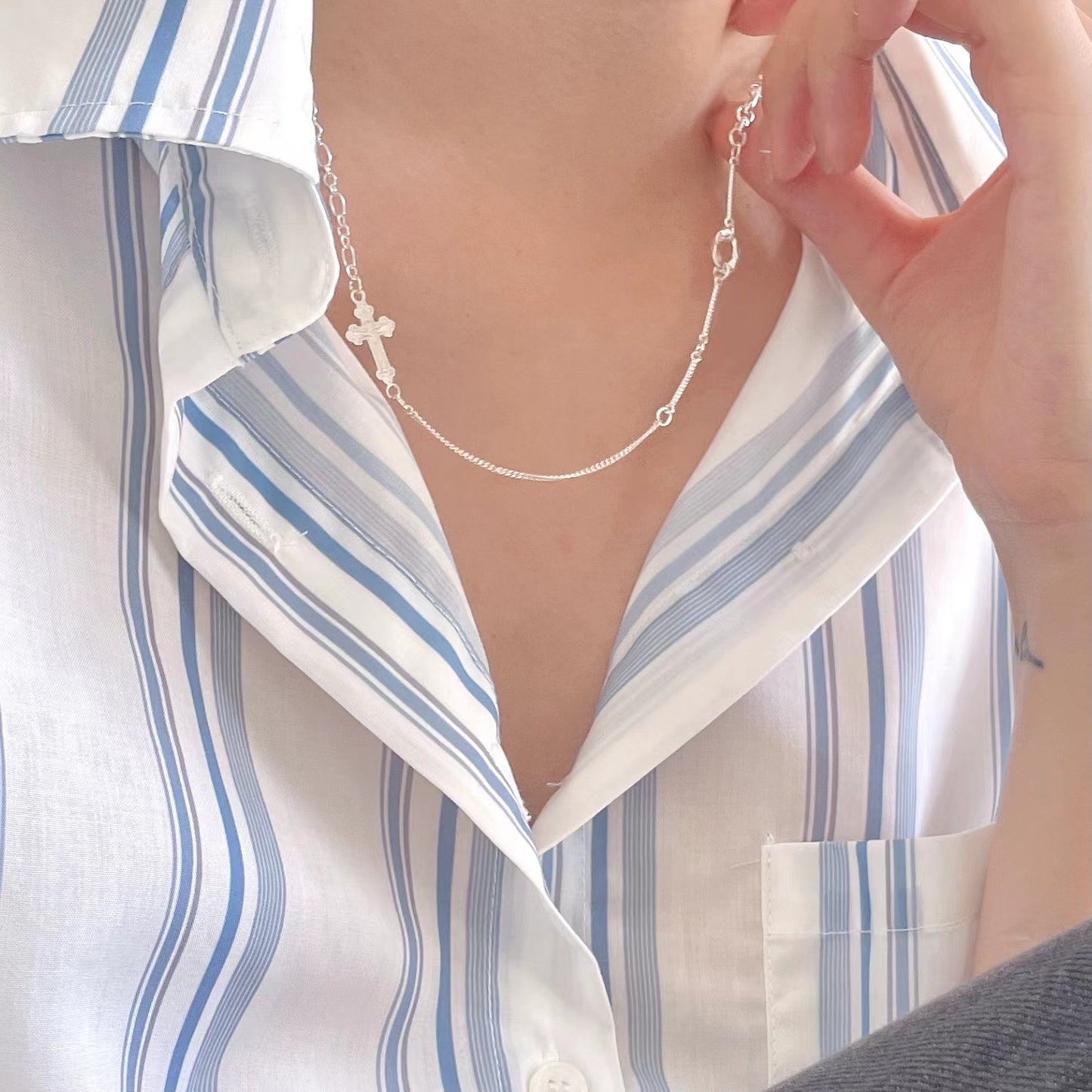 Collana con pendente a croce geometrica minimalista in argento sterling 925 per donna