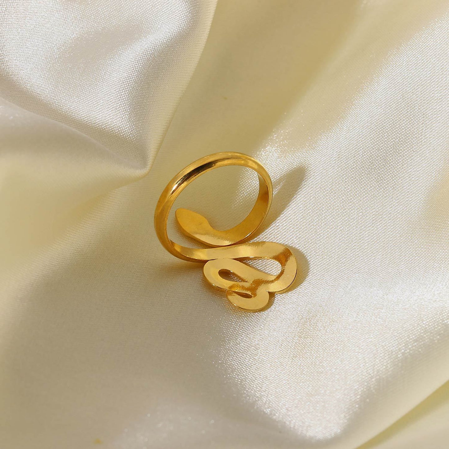 Anillo abierto con forma de serpiente de acero inoxidable bañado en oro de 18 quilates para mujer