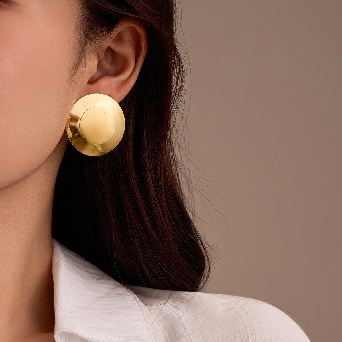 Orecchini a perno rotondi minimalisti alla moda in acciaio inossidabile placcati oro 18K da donna
