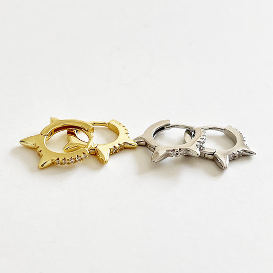 Orecchini a clip con stella minimalista in argento sterling S925, intarsio di strass e finitura artigianale